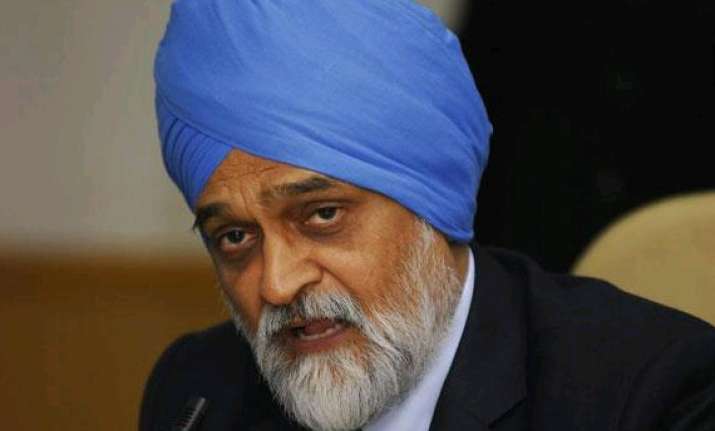 new govt must focus on gst fiscal deficit for growth montek