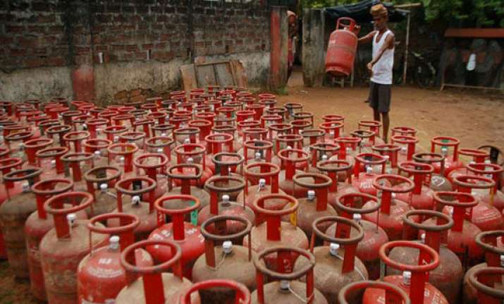 oil ministry may propose to hike lpg price by rs 250 per