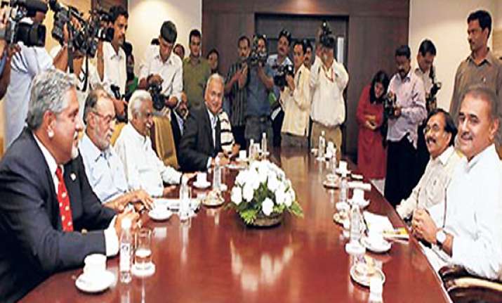 pm to meet airlines chiefs on saturday