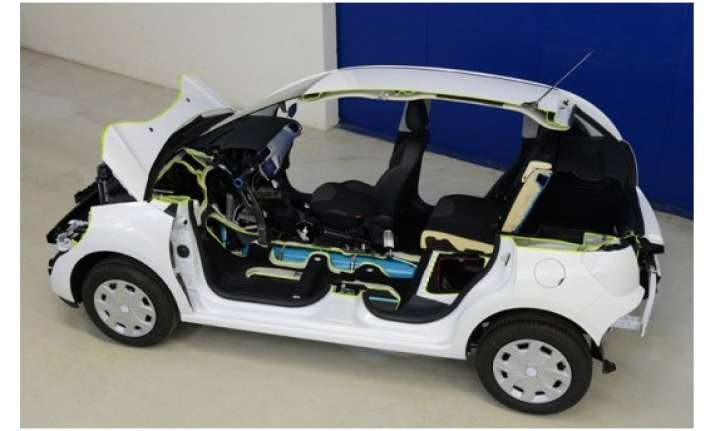peugeot to launch air powered hybrid car in 2015