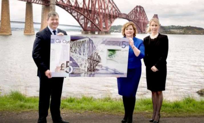 plastic banknotes to be released in scotland in 2015