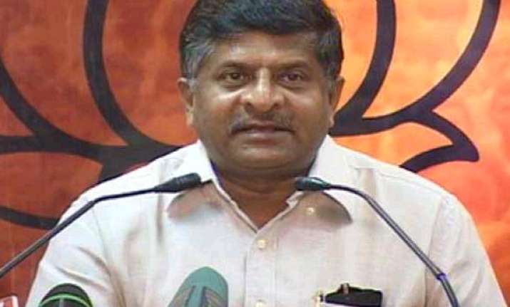 prasad alerts officials on vodafone issue