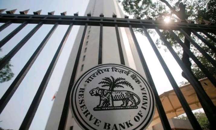 rbi opts for status quo promises rate cut if inflation drops