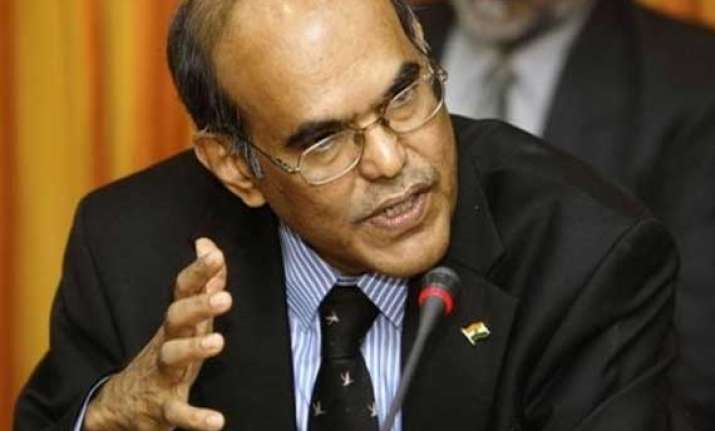 rbi governor d subbarao appears in delhi court in 2g case