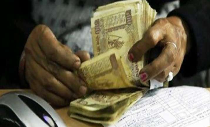 raise it exemption limit to rs 3 lakh says par panel on dtc