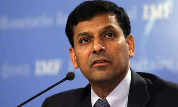 rajan meets fm discusses economic situation