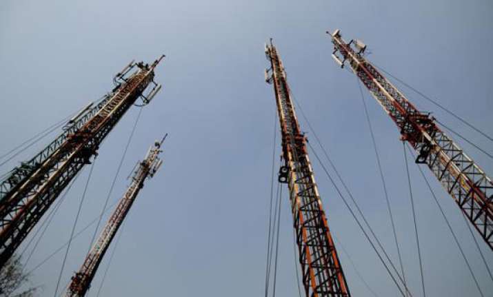reliance jio in tie up with bharti infratel for tower use