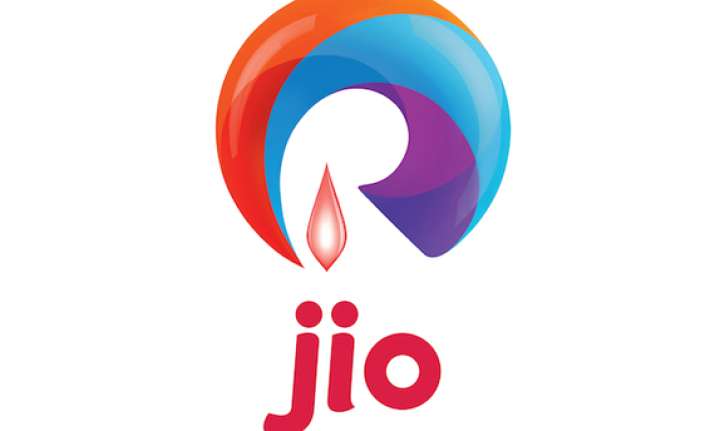 reliance jio to roll out broadband service on fibre across