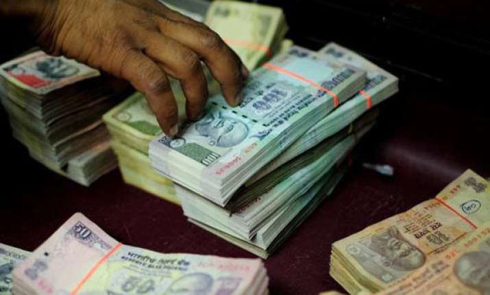 rupee ends flat at 59.90 against dollar