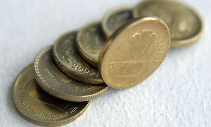 rupee declines 7 paise against dollar in early trade