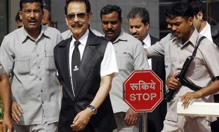 sc summons subrata roy three directors of sahara