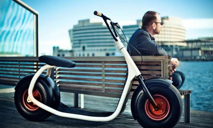 scrooser a motorized scooter from the future