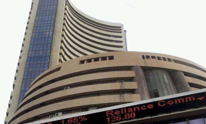 sensex surges 385 points as us shutdown eases tapering fears