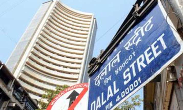 sensex crashes below 17 000 level