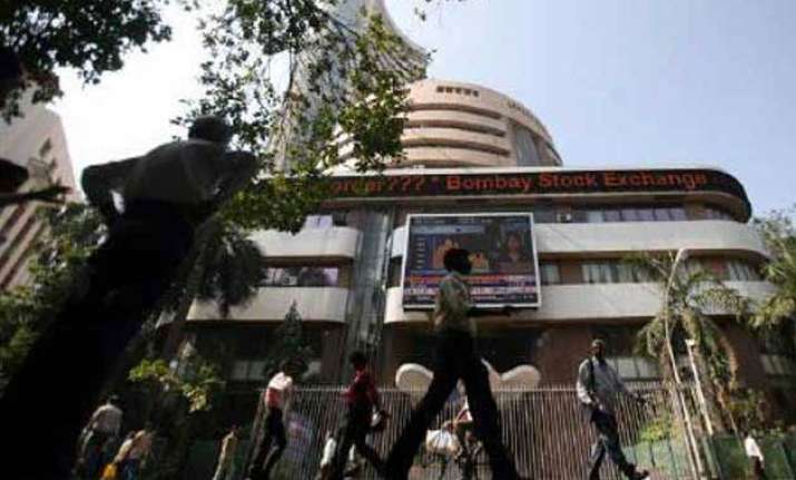 sensex dips below 17k after 3 wks loses 236 pts