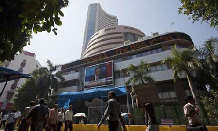 sensex shoots up 346 pts as govt clears air on p note tax