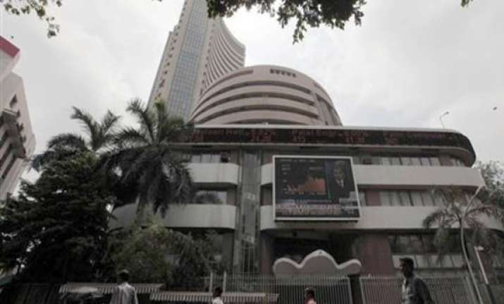 sensex jumps 325 pts led by ril infosys amid firm global
