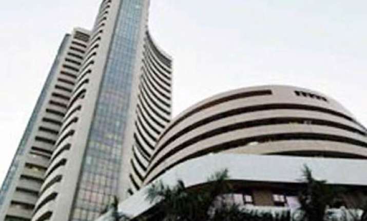 sensex snaps 2 day rally falls 213 points