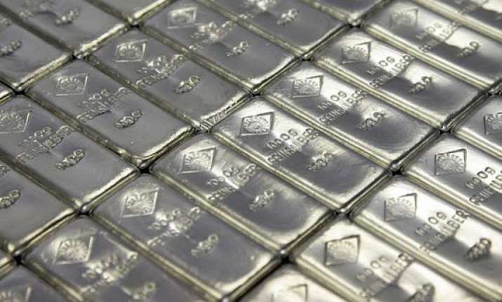 silver rises for third session to rs 55 200 gold ends flat