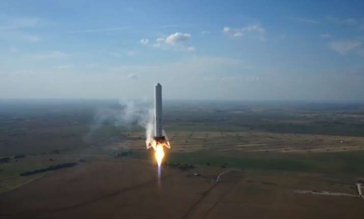 spacex launches supplies to space station