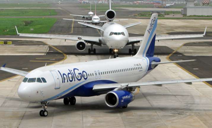 spicejet indigo offer flash sale and holi discount in