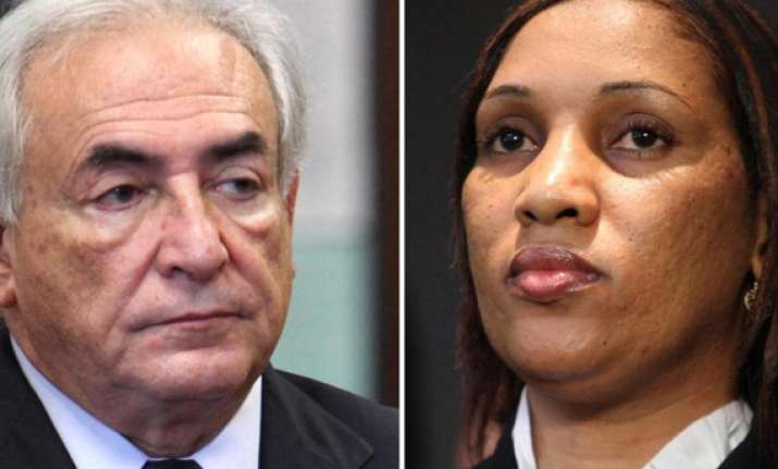 strauss kahn settles lawsuit with hotel maid