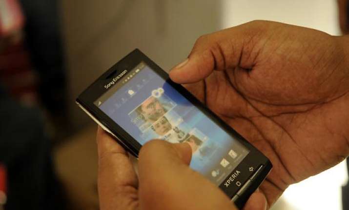 tdsat restrains dot from banning 3g roaming pacts of telcos