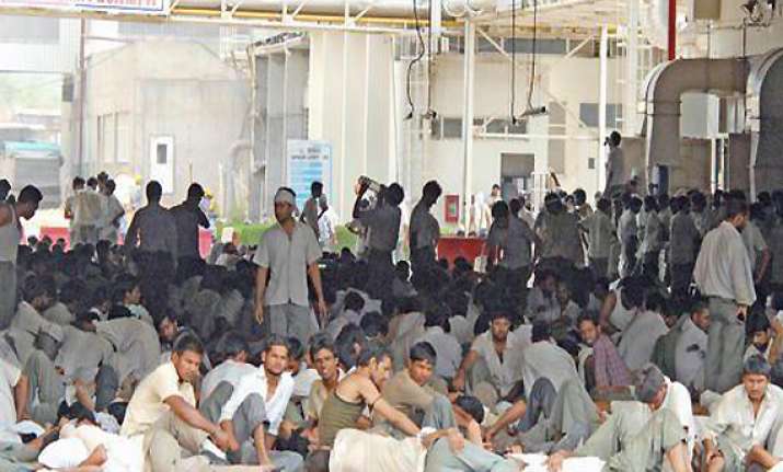talks continue as maruti manesar plant strike enters 14th