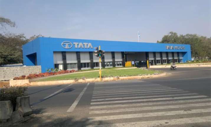 tata motors consolidated net profit down 36 percent