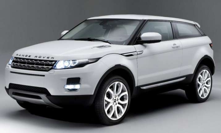 tata motors net plunges 52 to rs 1 636 cr