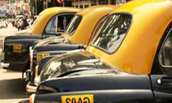 tourists stranded as taxis go off road in goa