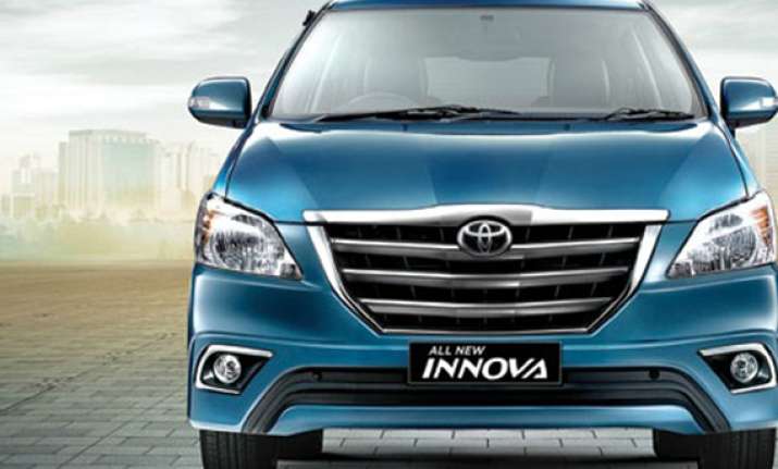 toyota innova facelift launched at rs 12.45 lakh