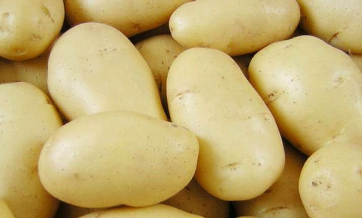 1500 2000 tons of potatoes exported to pak every day