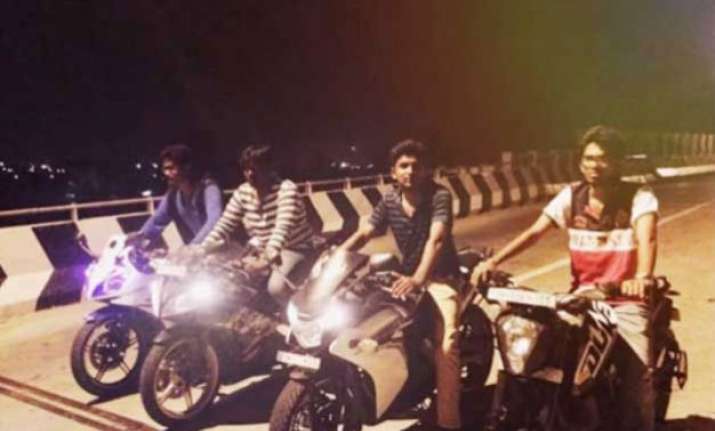 4 youngsters racing on sports bike died in fatal accident