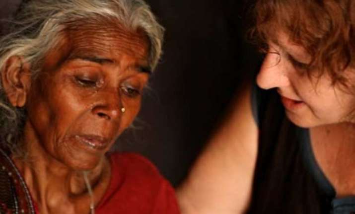 twitteratis celebes react strongly over broadcast of india