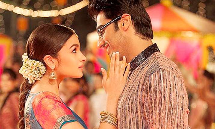 alia arjun starrer 2 states smashes the box office
