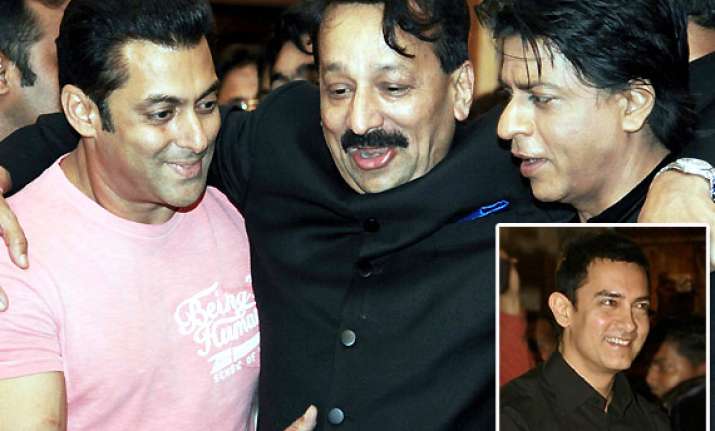 aamir khan s reaction on shah rukh salman reunion