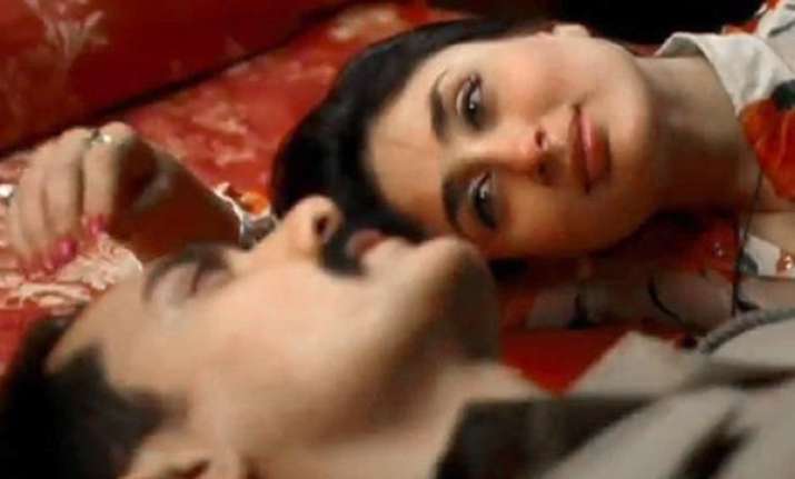 aamir khan bets on a non holiday friday with talaash