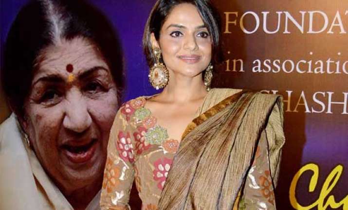 actress madhoo wants challenging roles like big b rishi