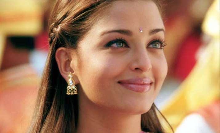 aishwarya had a normal delivery discloses amitabh