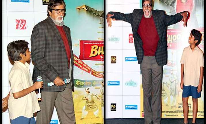 amitabh bachchan unveils bhootnath returns trailer see pics