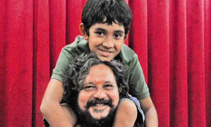 amol gupte s hawaa hawaai to feature his son partho saqib