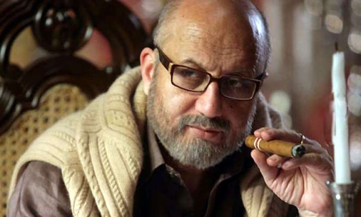 anupam kher to showcase celebrities journey of struggle and
