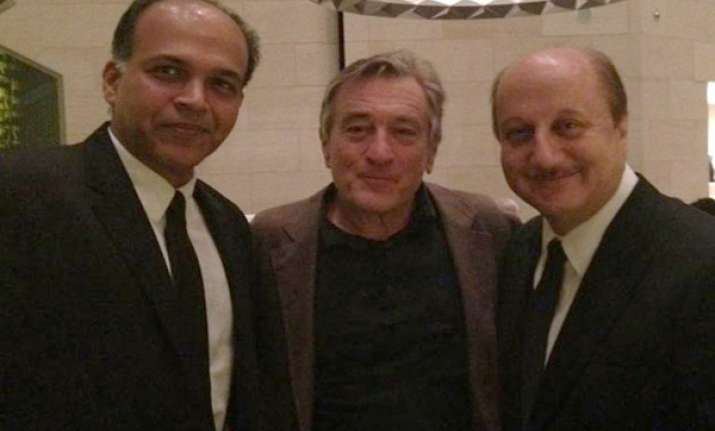 anupam kher bonds with robert de niro at silver linings
