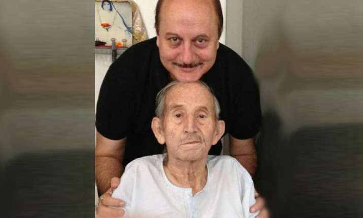 anupam s father p n kher passes away