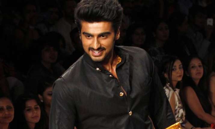 arjun kapoor joins twitter gets warm welcome