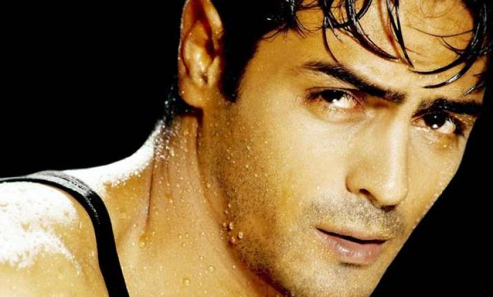 arjun rampal tags director as real hero in d day