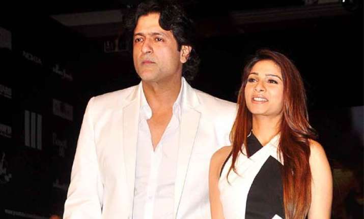 armaan tanishaa bond love on display still nothing official