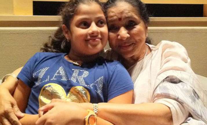 asha bhosle wants to groom granddaughter as playback singer