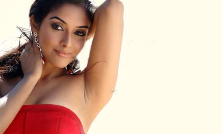 asin says she is not under financial pressure